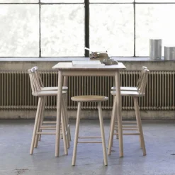 Hans K ZigZag baarituoli 63cm, valkoöljytty tammi